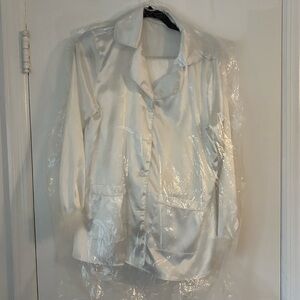 It’s Juliet Elegant Feathered Sleeve White Satin Pajama Set